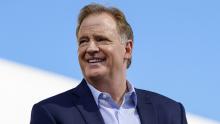 Goodell, de 64 años, permanecerá hasta 2027.