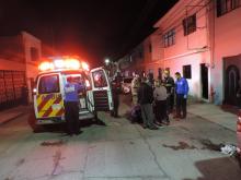 ¡Heroína!, mujer policía rescata a 3 personas de un incendio