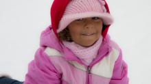 Niña con chamarra 