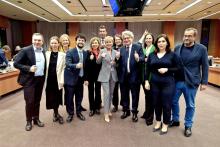 Avanza la Unión Europea en la primera ley de inteligencia artificial en el mundo