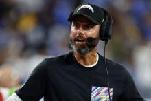 El equipo angelino cayó en contra de los raiders por marcador de 63-21 en TNF.
