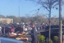 Tiroteo en centro comercial de Florida deja un muerto y un herido