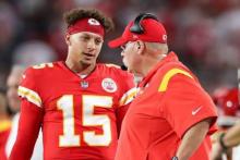 Andy Reid y Patrick Mahomes sancionados con $150,000 por críticas públicas a oficiales