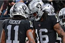¡Les salió lo maloso! Los Raiders bapulean a los Chargers 63-21 en TNF