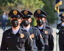 Policías arriesgan la vida por $20 la hora. Presentan iniciativa para dignificar su salario