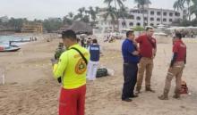 Escena del hombre fallecido en la playa 