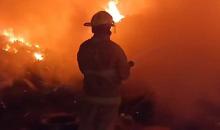 Los Bomberos Estatales y Municipales de aquel lugar trabajaron de manera coordinada desde las 04:00 de la madrugada