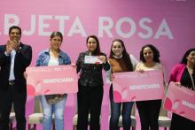 Beneficiarias de la "Tarjeta Rosa" 