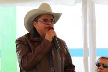 INE multa al alcalde de Cosío por regalar arbolitos