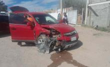 Una conductora se incorporó a la carretera sin precaución y se atravesó al paso veloz de la otra unidad