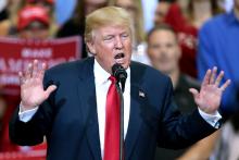 "Los migrantes vienen de cárceles y manicomios", refiere Trump en entrevista