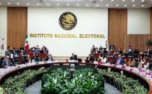 Por unanimidad, los consejeros de la comisión votaron en contra de la emisión de la medida cautelar.