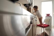 Hay puntos rojos en casa que deben ser identificados por los padres de familia para el cuidado de niños