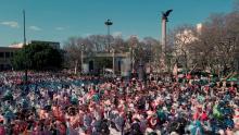 Se realiza la coreografía monumental "Pelea de Gallos" en la plaza principal 