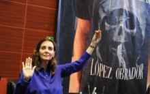 Otra del Senado: sacan rosarios y mantas de la Santa Muerte
