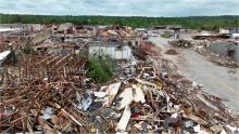 Confirman varios muertos tras paso de tornado en Oklahoma
