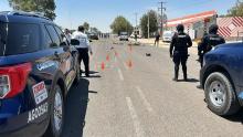 Se incorporó sin precaución a la carretera y tras el impacto, la camioneta lo arrastró y le pasó por encima