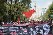 Maestros protestando