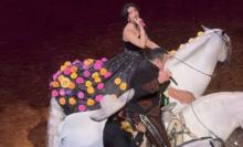  Ángela Aguilar se reúne con su familia tras viajes con Nodal