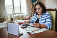 Registra México altos índices de estrés financiero, afectando más a mujeres que a hombres