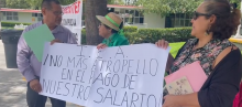 Maestros exigen reintegro a sueldos 