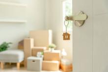 Más de 2,300 parejas del mismo sexo adquieren su vivienda