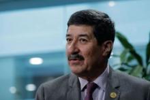 “No he venido a refugiarme”, responde Javier Corral a Fernández Noroña.