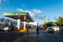 Precios de gasolina suben ligeramente tras dos meses de gobierno de Sheinbaum