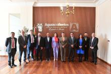 Tere Jiménez y funcionarios federales 