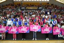 Mujeres con Tarjeta Rosa 