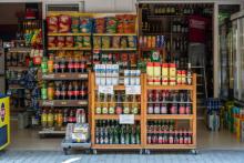 Abarroteros analizan vender por apps de reparto, pero ven retos