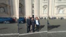 Rosa Icela y funcionarios en el Vaticano