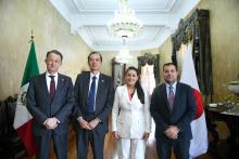 Tere Jiménez y embajador de Japón