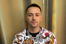 Pee Wee habla de su detención en Texas y confiesa atravesar un duro duelo por la muerte de su padre