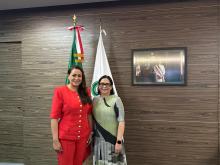 Tere Jiménez y directora de la CFE