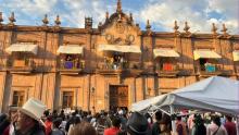 Manifestantes irrumpen en Palacio de Gobierno en Morelia en medio de protestas por Carlos Manzo