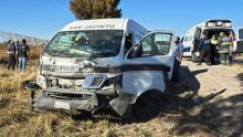 Por esquivar un bache de grandes dimensiones en la carretera FEDERAL 71 se proyectaron al carril contrario y sucedió el brutal choque 