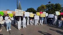 Personal por honorarios del ISSEA se manifiesta en busca de mejores condiciones laborales; toman calles momentáneamente