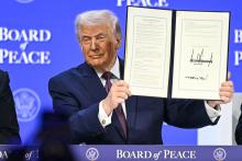 Trump firma en Davos la fundación de su Consejo de Paz; trabajará con la ONU