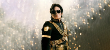 Hermanos que acusan a Michael Jackson de abuso buscan anular un acuerdo millonario para poder demandar públicamente