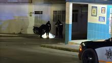 Muere joven motociclista al impactarse contra una fachada en la Emiliano Zapata