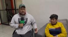 Oscar Flores Guerrero, víctima de negligencia del IMSS junto a Juana Guerrero, su madre. 