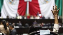 Claudia Sheinbaum recibe propuesta de reforma electoral con cambios al INE
