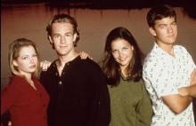 Katie Holmes escribe conmovedora carta a James Van Der Beek tras la muerte del actor