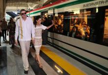 Sheinbaum inaugura tren que va de la Ciudad de México al AIFA