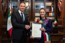 Claudia Sheinbaum y embajador 