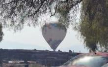 Globo aerostático aterriza de emergencia en Teotihuacán; no reportan lesionados