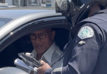 THE ROCK DETENIDO