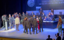 Cuestiona Morena presencia de civiles armados en evento de Ayuso; SSPE confirma que no eran policías estatales