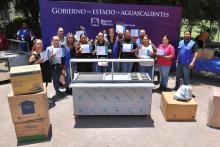 Entregan apoyos para impulsar el emprendimiento de familias de Aguascalientes